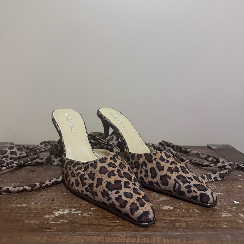 Wild Rose Ivy Leopard Print Wrap Heels Womens Size 11